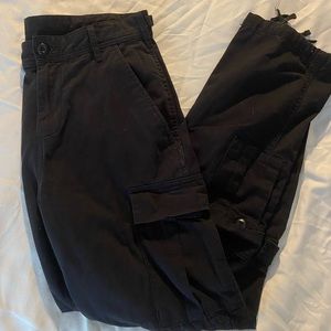 BLACK CARGO PANTS